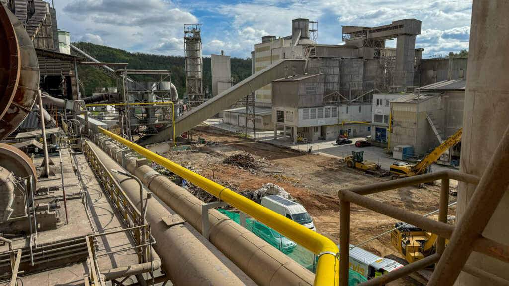 Úpravy potrubních tras v areálu cementárny, Mokrá-Horákov
